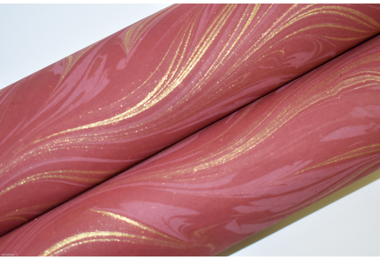 Papier marbré rouge et or